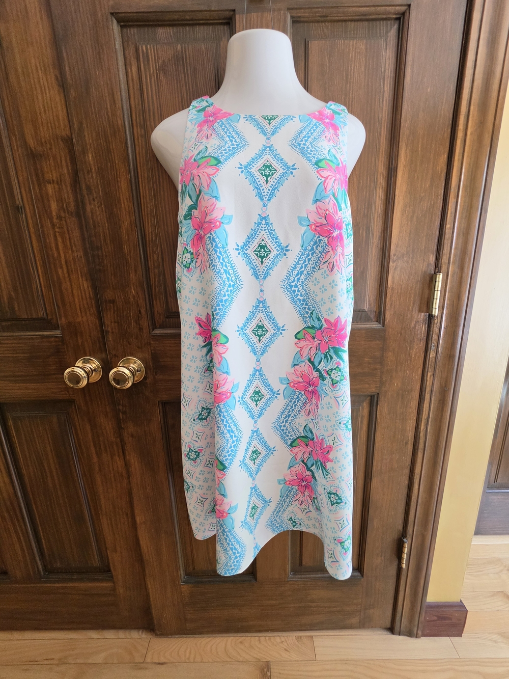 Lilly Pulitzer Sz M P2P 19 White Tank Dress with Pink & Aqua Floral Print